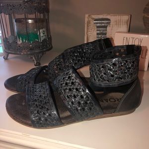 Roam gladiator sandal